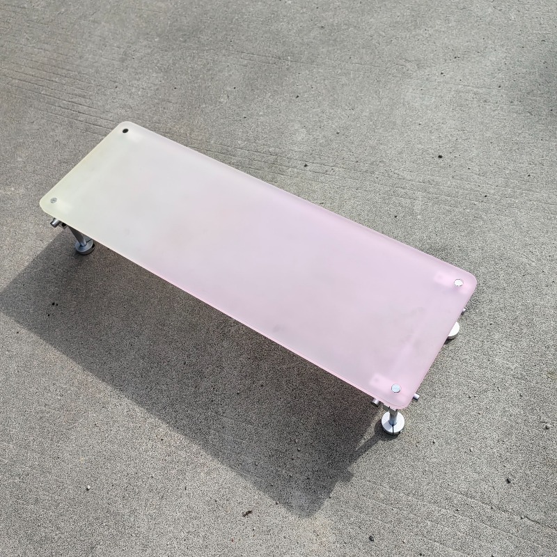 ‌Aesthetic Pink Gradient Acryl – обзор и цена Desk Setup Monitor And Laptop